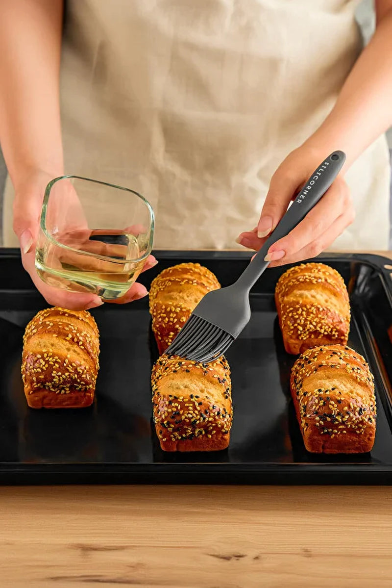 Silicone Egg Brush Heat Resistant Kitchen Pastry and Baking Brush