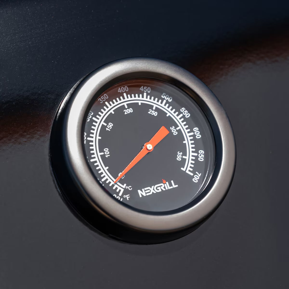 Deluxe 7 Burner Gas Barbecue Grill + Cover